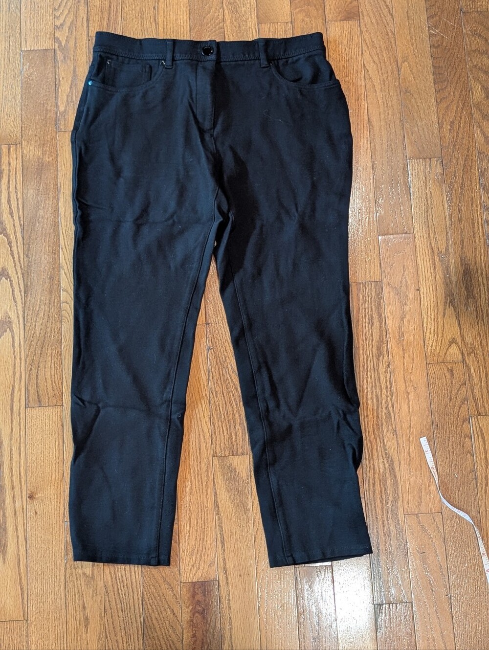 Chicos high rise so slimming black pants 0.5 short